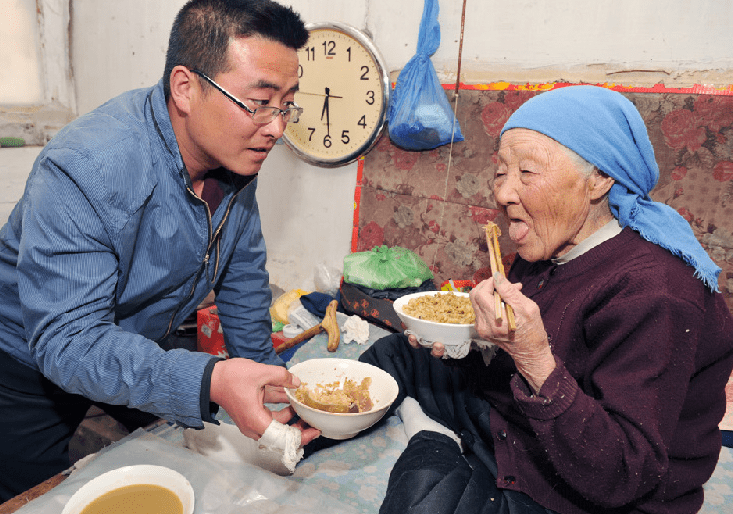 "圈养型养老"悄悄兴起,子女自以为很孝顺,多数老人偷偷抹眼泪