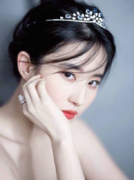 仙女胖了?刘亦菲近照曝光脸部圆润胖出