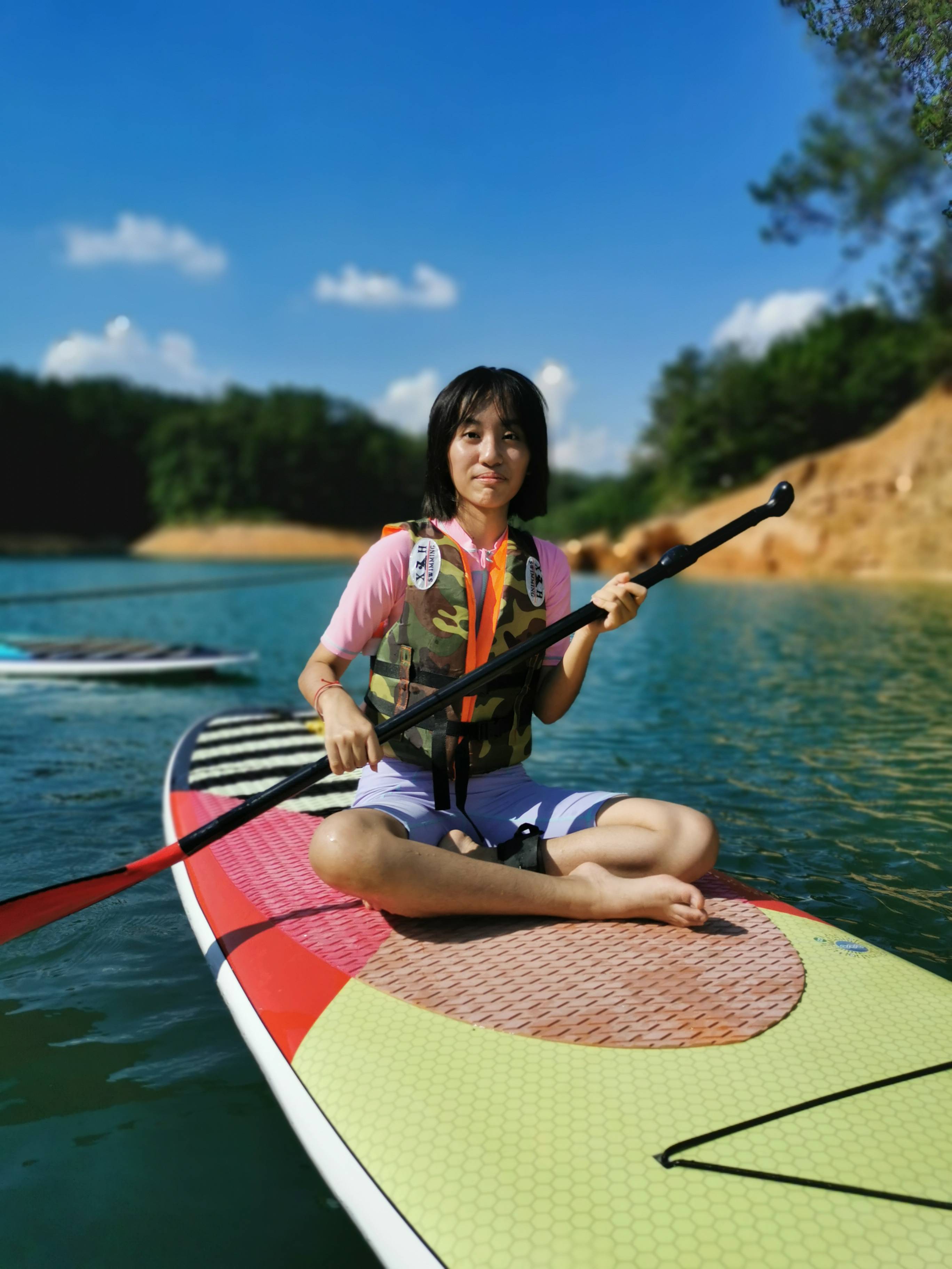 桨板攻略桨板起源于夏威夷结合冲浪和独木舟的新兴迷人的水上运动