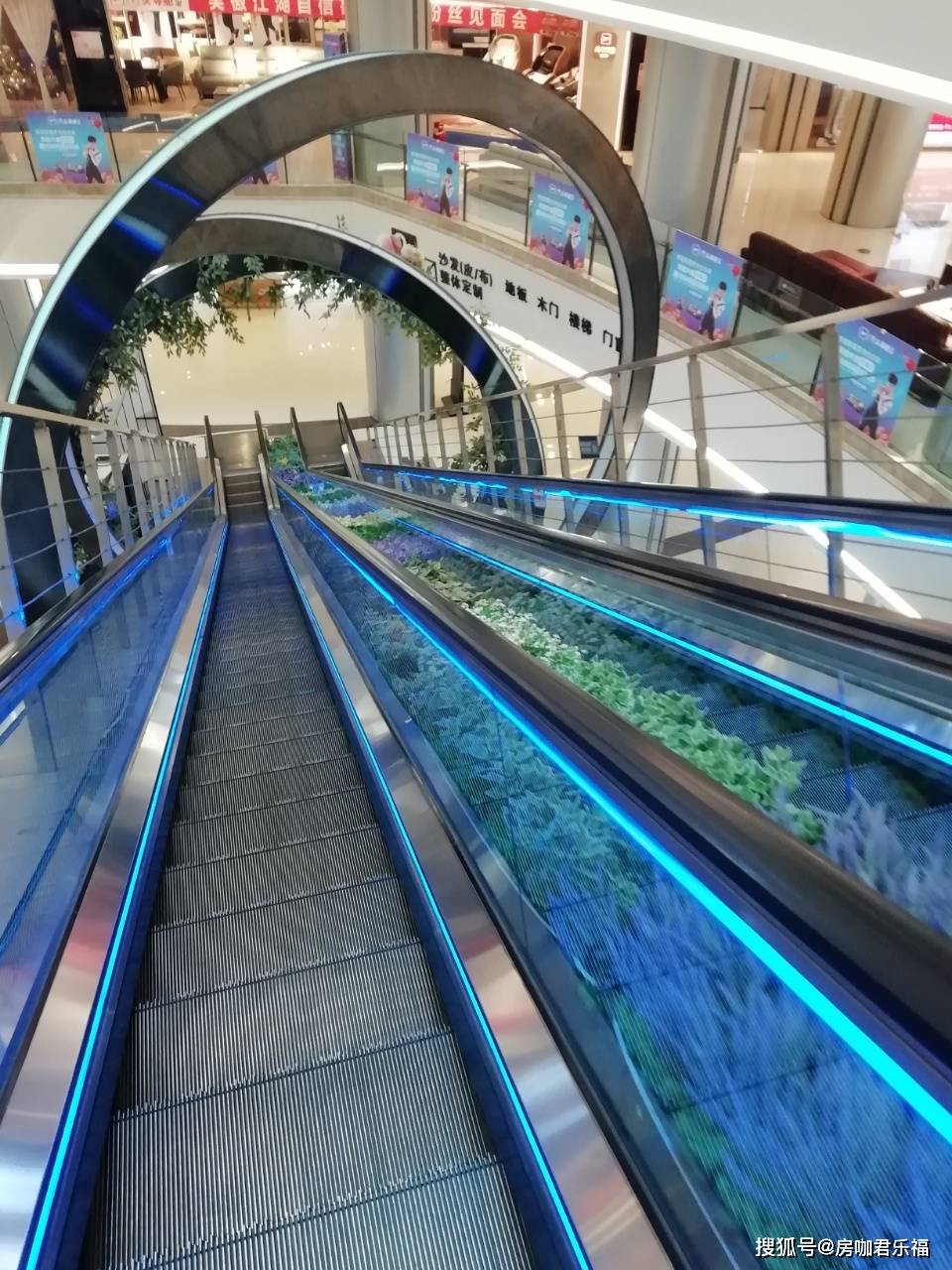 西安最豪华商场！从一楼直达五楼，重点还是扶梯！