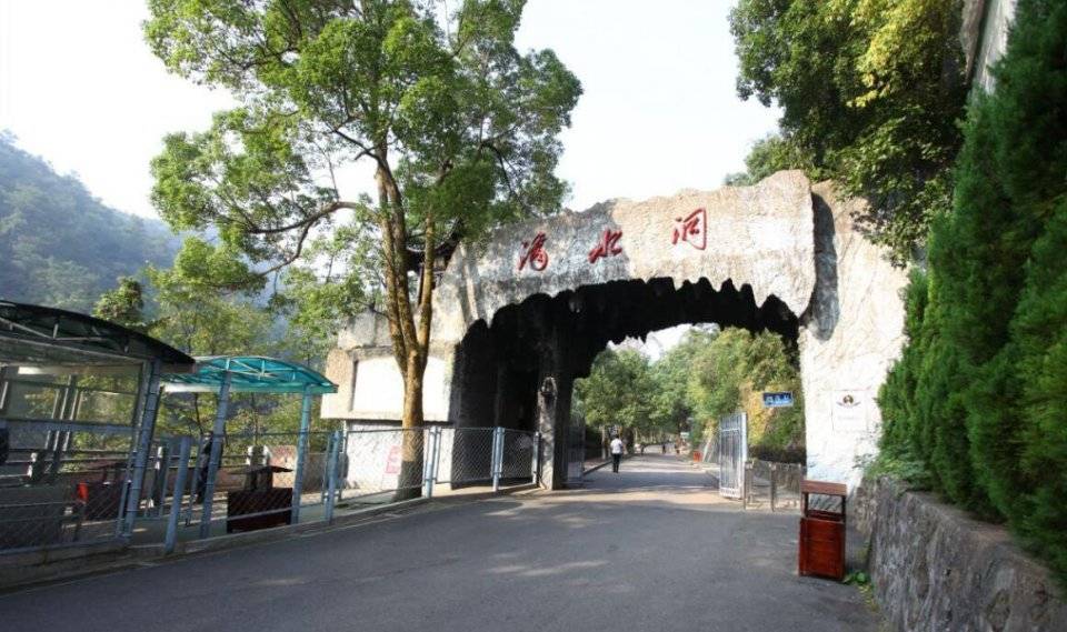 1987年，湖南批准韶山成为一个重要基地，与旅游无关