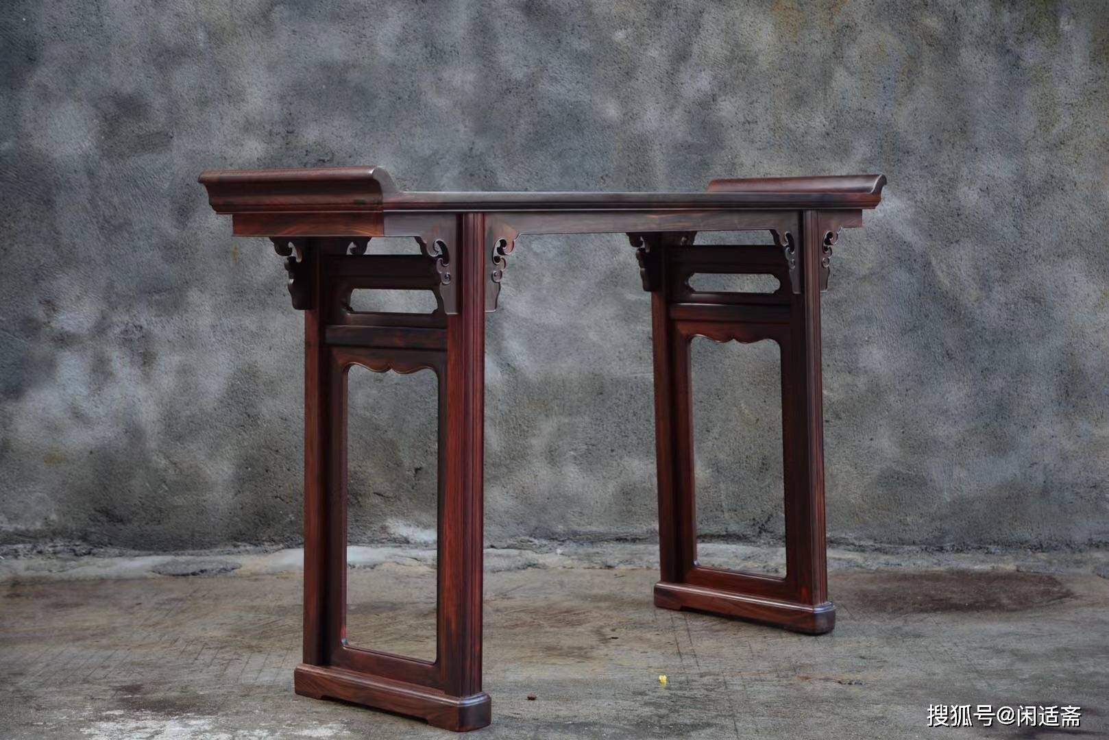 明式家具经典款大红酸枝云牙翘头案