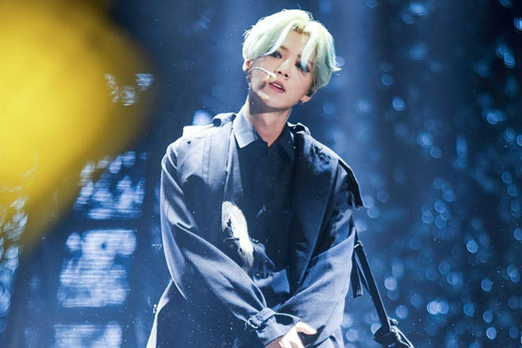 原创鹿晗为什么突然不火了?自曝恋情无惧脱粉,转型成功口碑迎来逆转