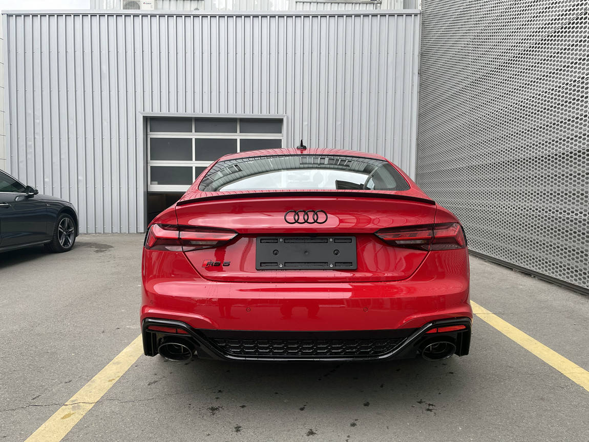 奥迪rs5 四门轿跑版 最新款