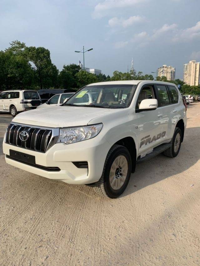 进口丰田霸道4000脱颖而出高性能高性价比