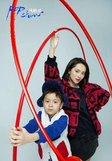 原创邓莎和大麟子又合体圈粉啦carnavaldevenise亲子装很养眼