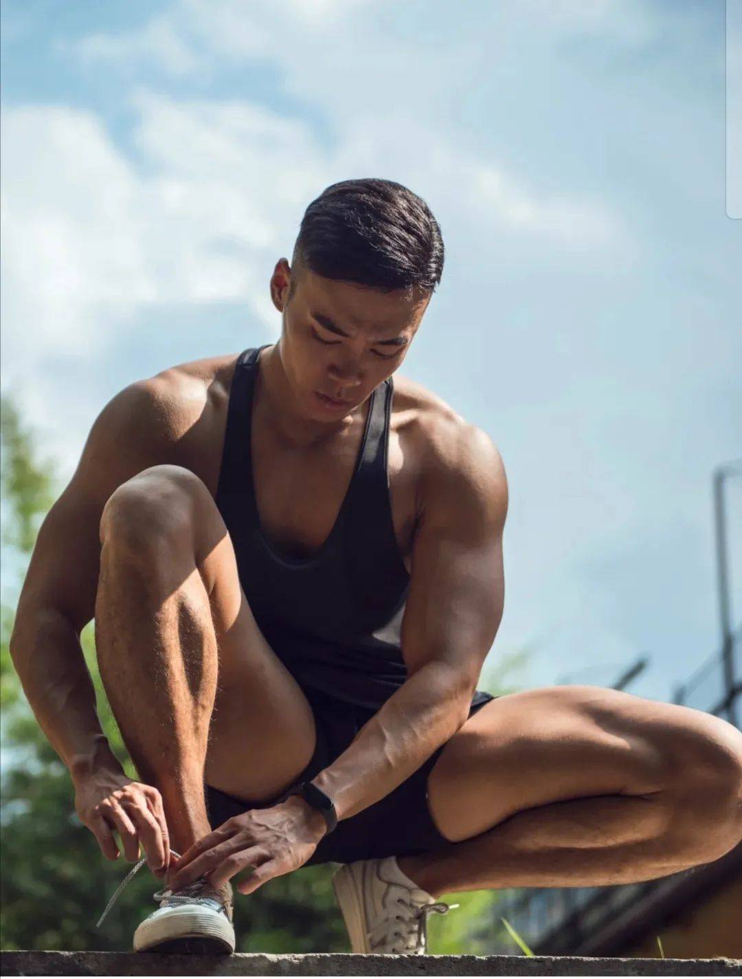 腿长一米八的肌肉型男,一身腱子肉荷尔蒙爆棚,网友:羡慕了