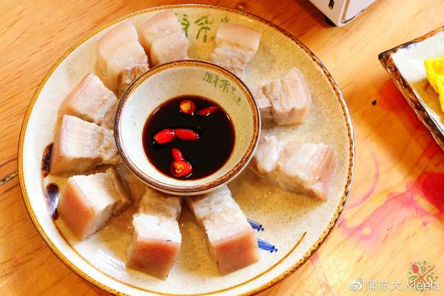 漫游西江玩法三第一次来西江千户苗寨必吃的贵州美食