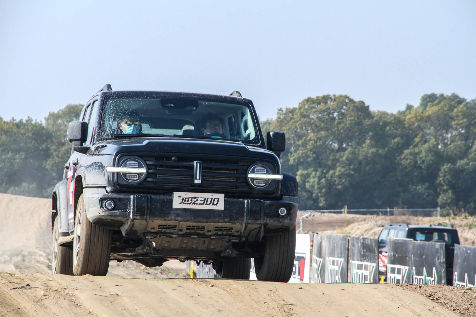 伤害高侮辱性也极强试驾wey坦克300