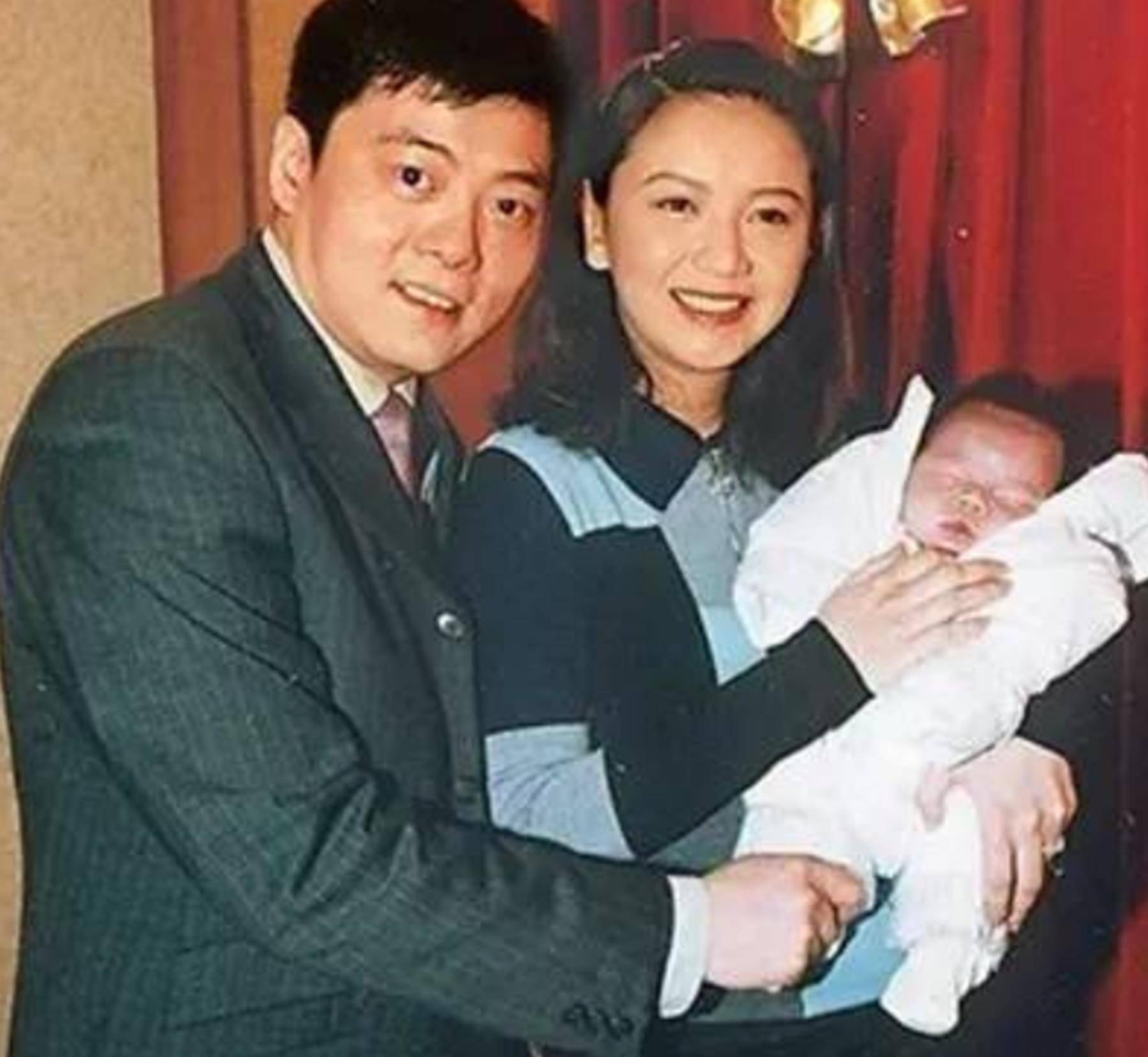 辛酸的朱明瑛:岁父母离异,母亲早逝,老公抛弃,最对不起儿子