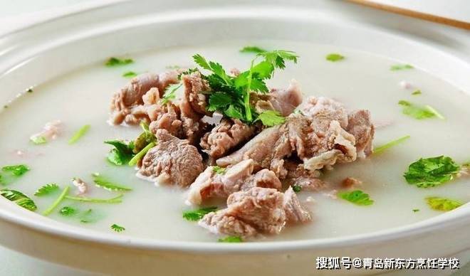 家人說比外面店鋪賣的都好吃 羊肉湯沒有一點騷味 我決定把這個配方