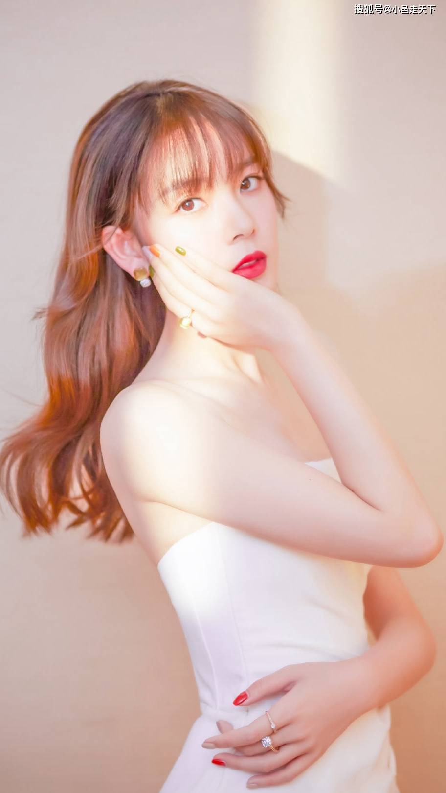 陈瑶第7期抹胸白裙优雅写真