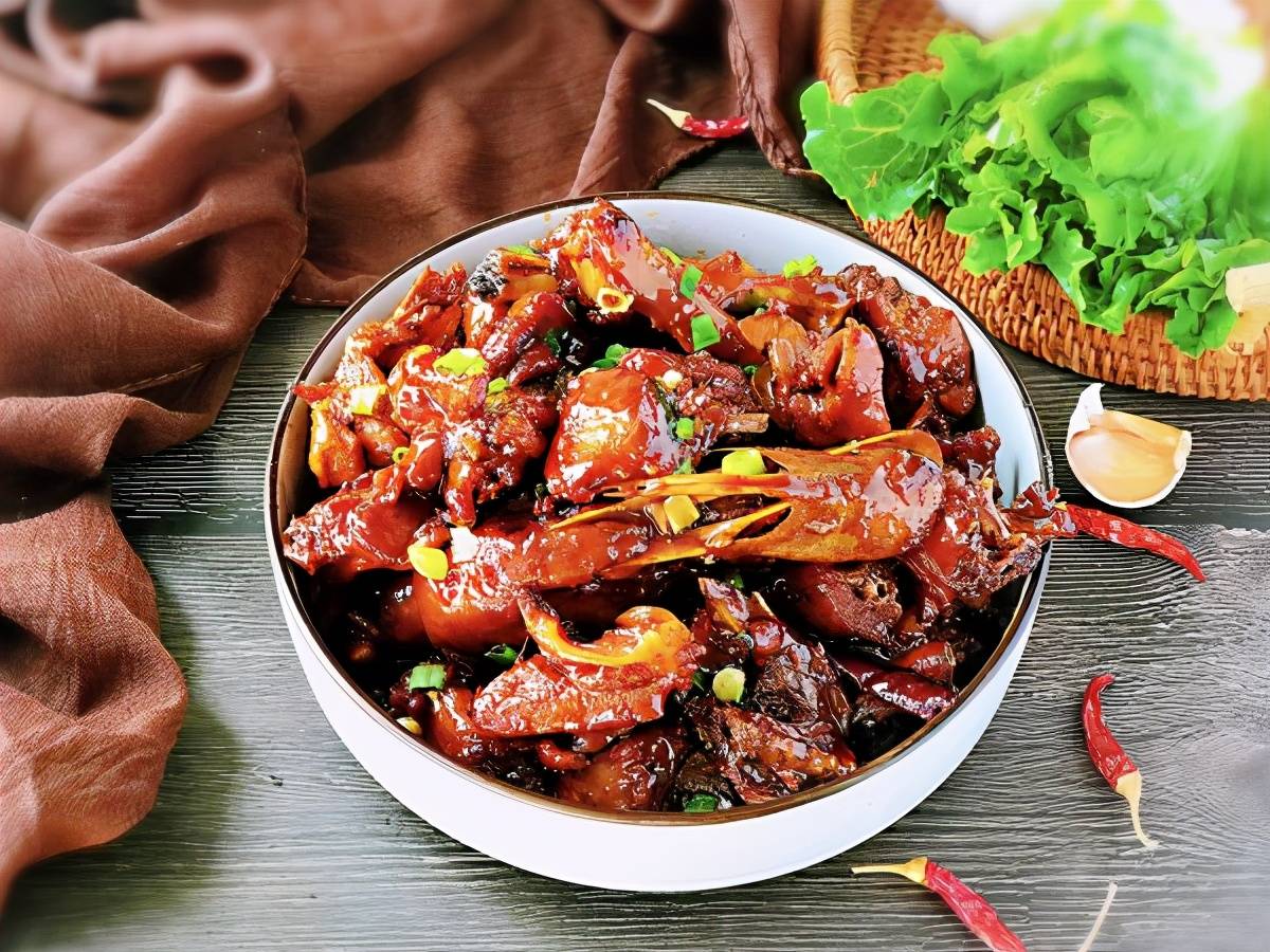 啤酒鸭原本是一种默默无闻的菜品,但是随着近几年的不断发展