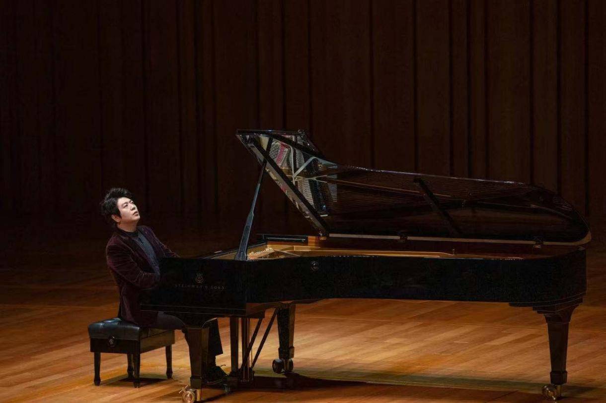 前不久,钢琴家郎朗在国家大剧院举办钢琴独奏音乐会,奏响《哥德堡