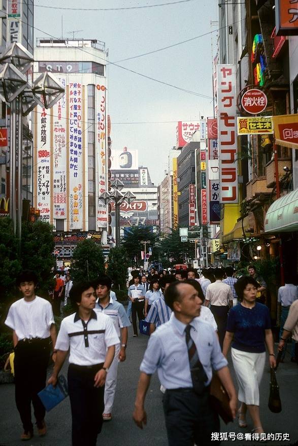 老照片 1982年的日本 好整洁的街道