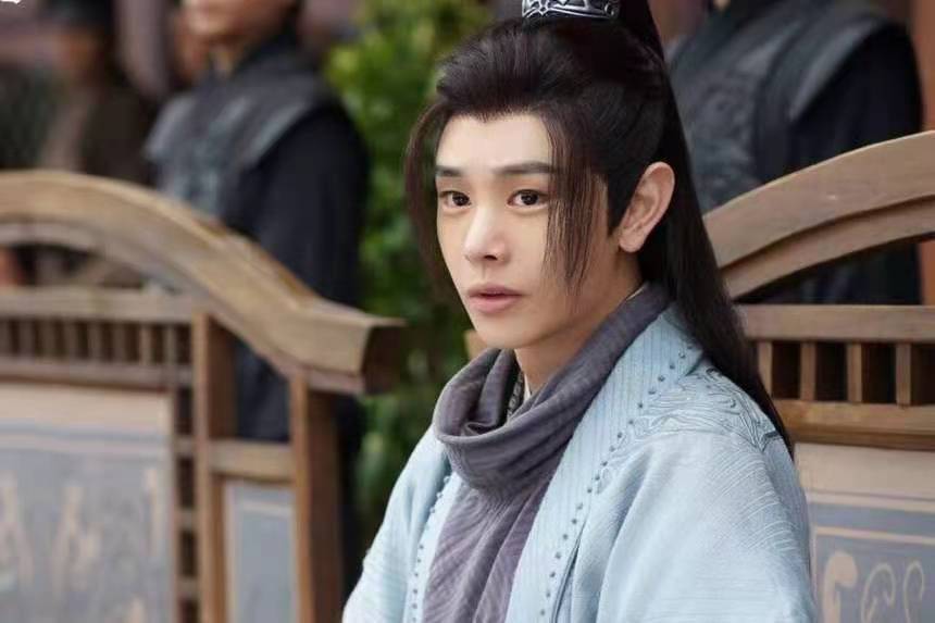 《有翡》有多甜就有多虐?谢允兄弟变情敌,透骨青发作昏迷三年