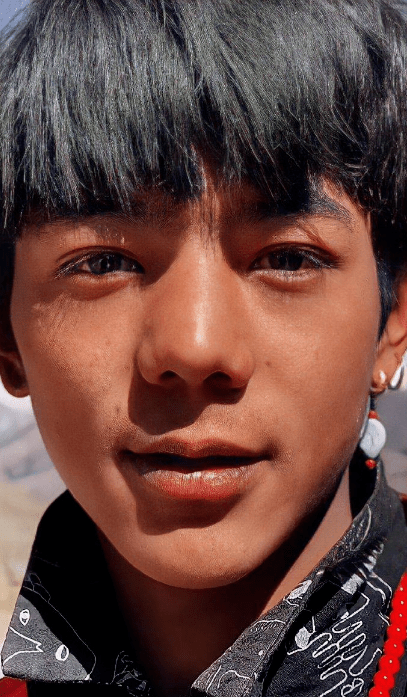 原创丁真粉丝太狂热,讽刺理塘吸血丁真,还要求公司尽快配备专业团队