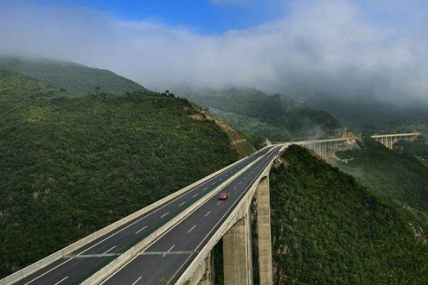 中国“无平原”的一个省，公路数量稳居第一，创下吉尼斯纪录