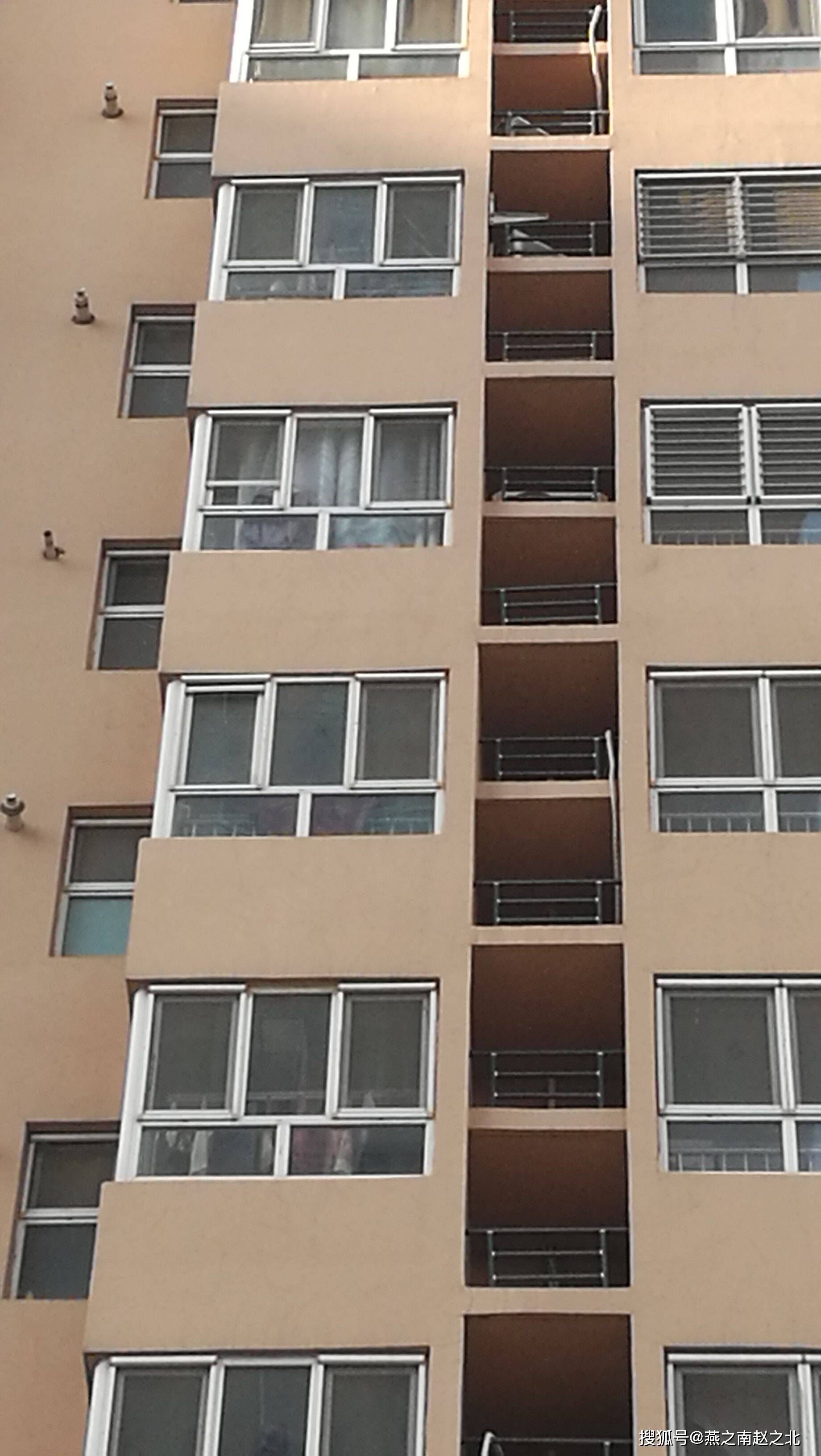 去年12月中下旬,保定市10天时间内就发生三起坠楼身亡事件:12月15日