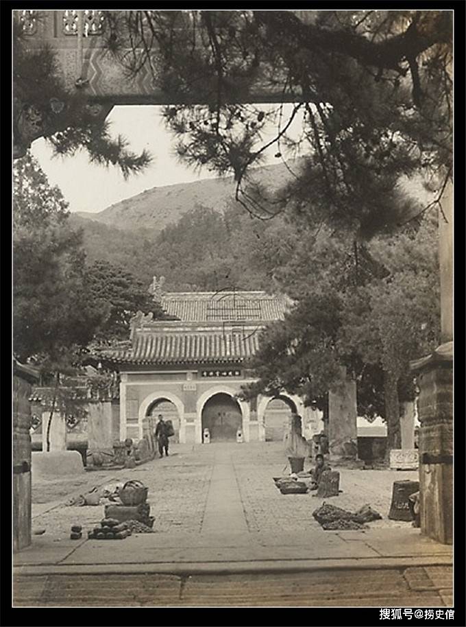 始建於西晉,距今已有近1700年的歷史,素有先有潭柘寺,後有北京城的