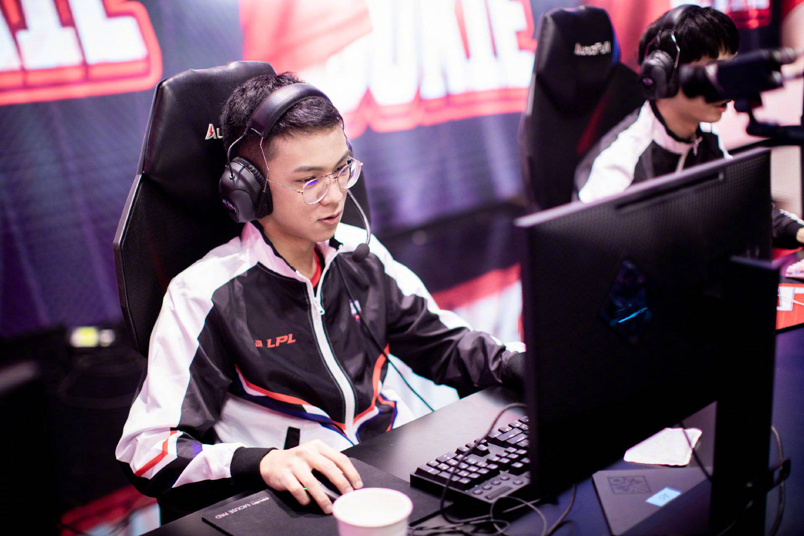 lpl全明星电竞男主图鉴wink还是jackeylove