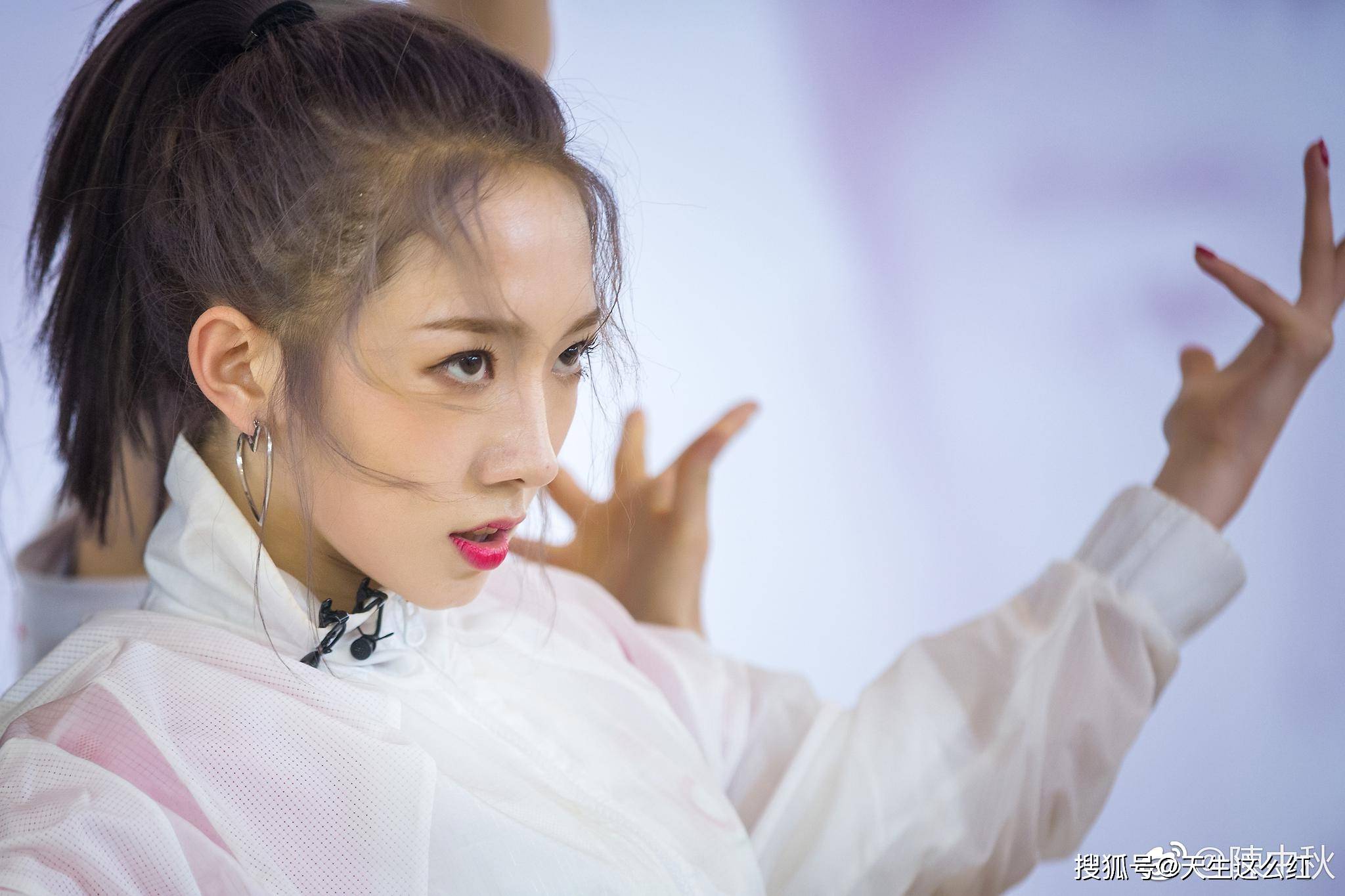 原创感谢郝蕾章子怡说出我的心里话:求求爱豆们别来演戏了!