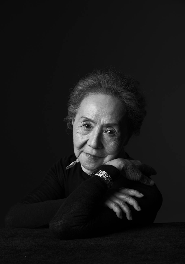 82岁"国民奶奶"吴彦姝,诠释了什么才是老年应有的优雅与魅力_旗袍