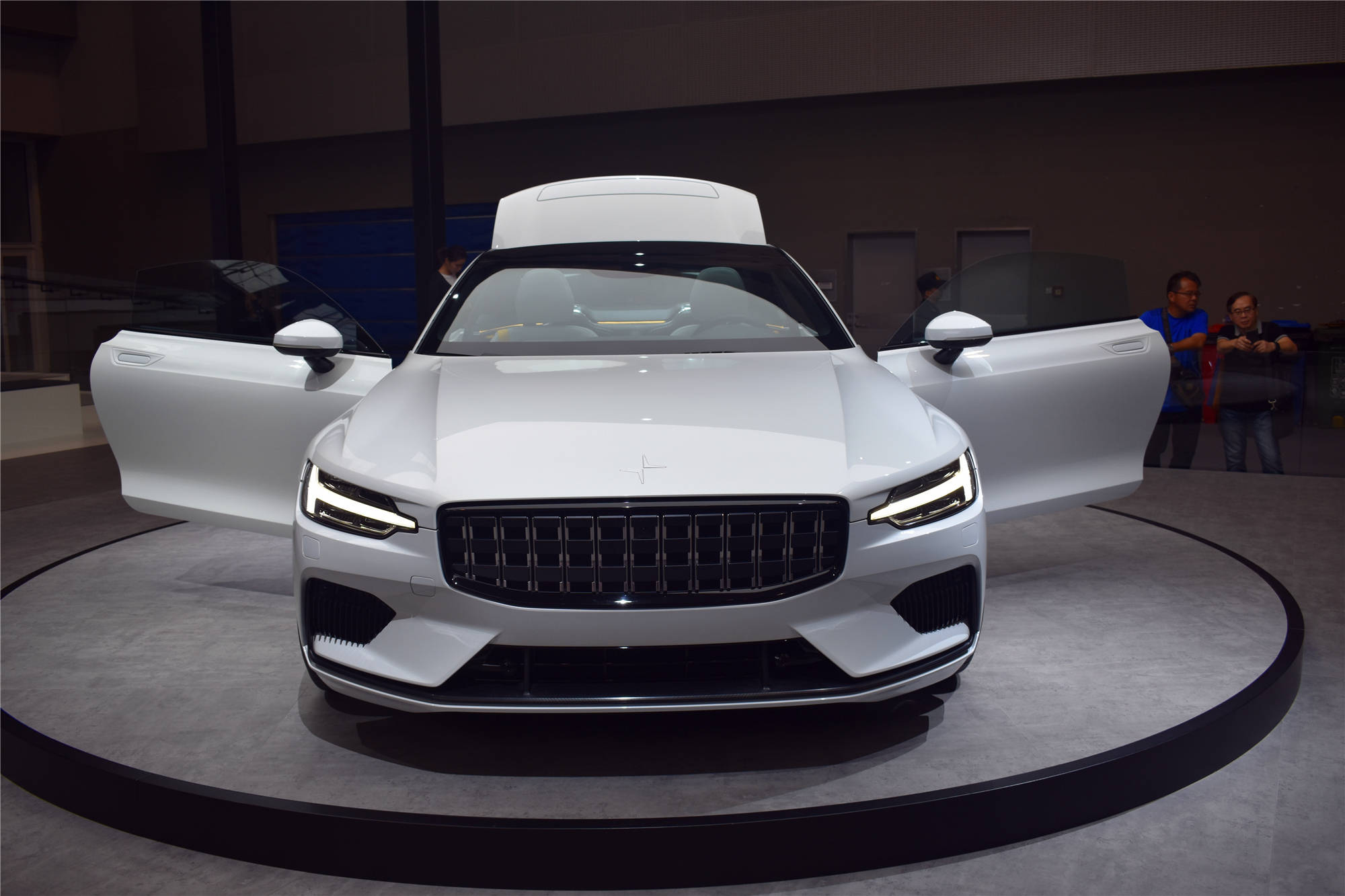 吉利新车标大获成功,一亮相就被18个国家预定,不愧是国之骄傲