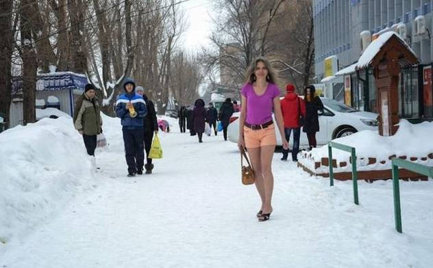 为啥冬天俄罗斯女生也是穿短裙？原因不是为了美？莫非有啥猫腻