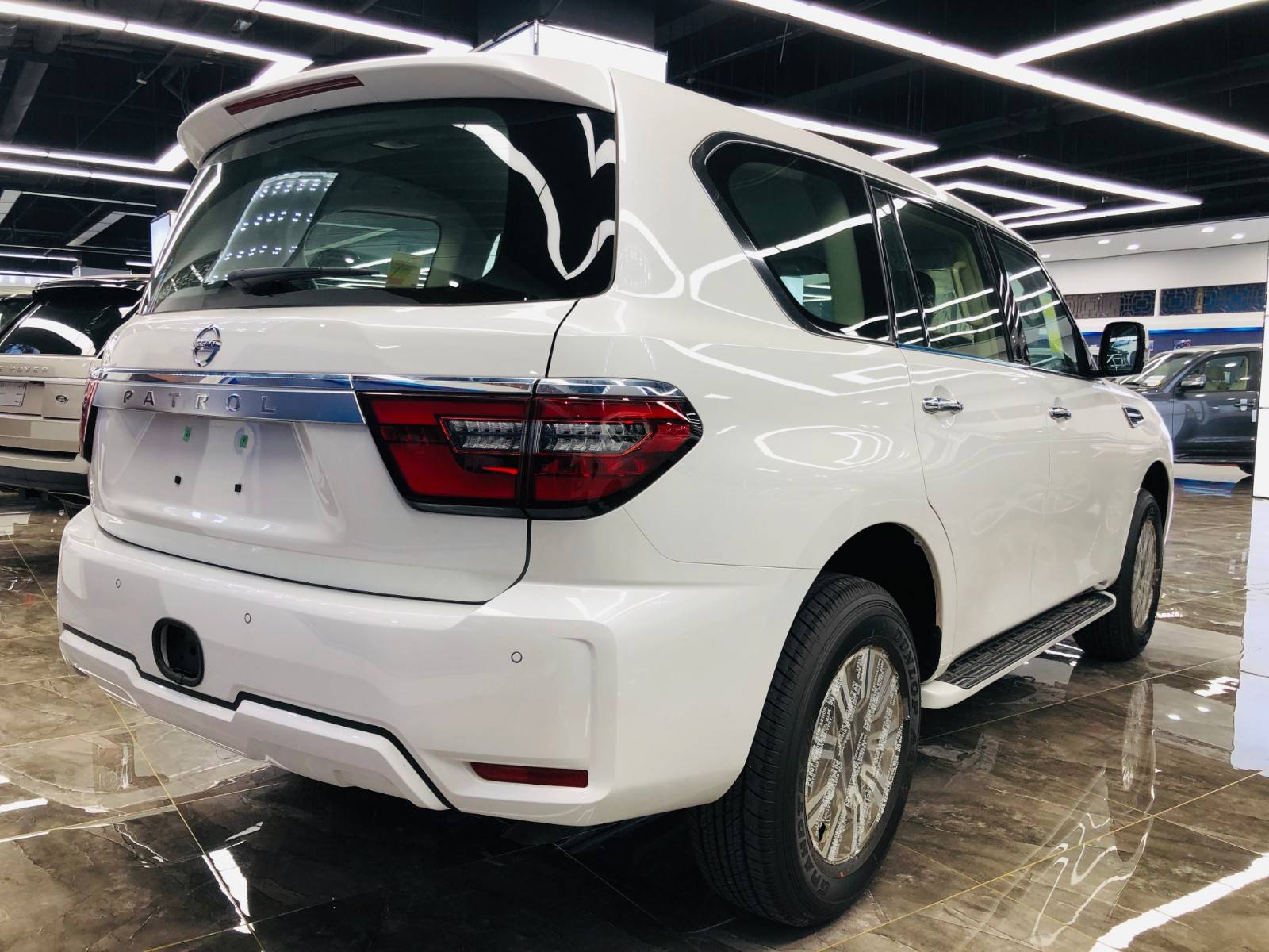 2020款日产尼桑途乐行情时尚外观巅峰让利