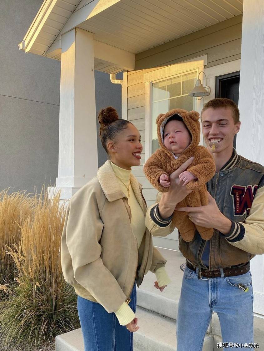 22岁天使男模lucky blue再当爹!两个孩子两个妈_nara