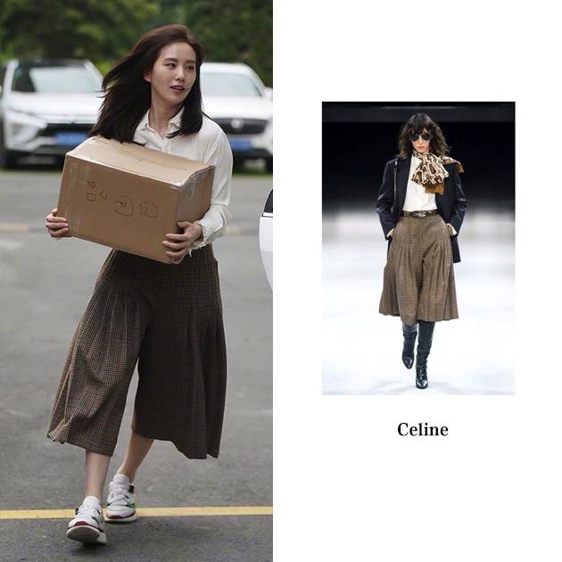 蒋南孙穿搭chanel的白色衬衫搭配celine灰色系半裙,气质和格调共存,靠