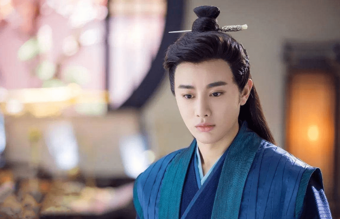 原创凭颜值出圈的古风美少年肖战俊朗成毅儒雅他穿白衣绝了