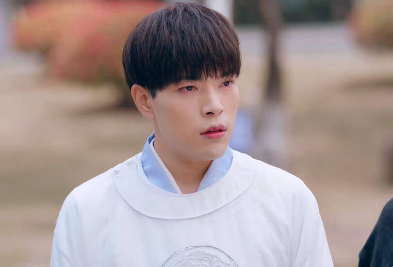 18线男星当群演被导演嫌丑,直接投资一部戏自己演男主_陆鹏