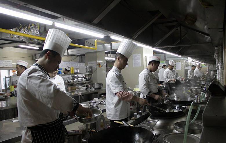 看完才知是误会_厨房