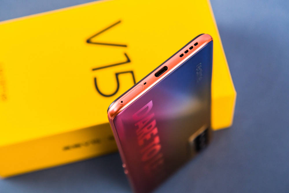 国潮与科技完美融合国潮锦鲤realme真我v15首发评测