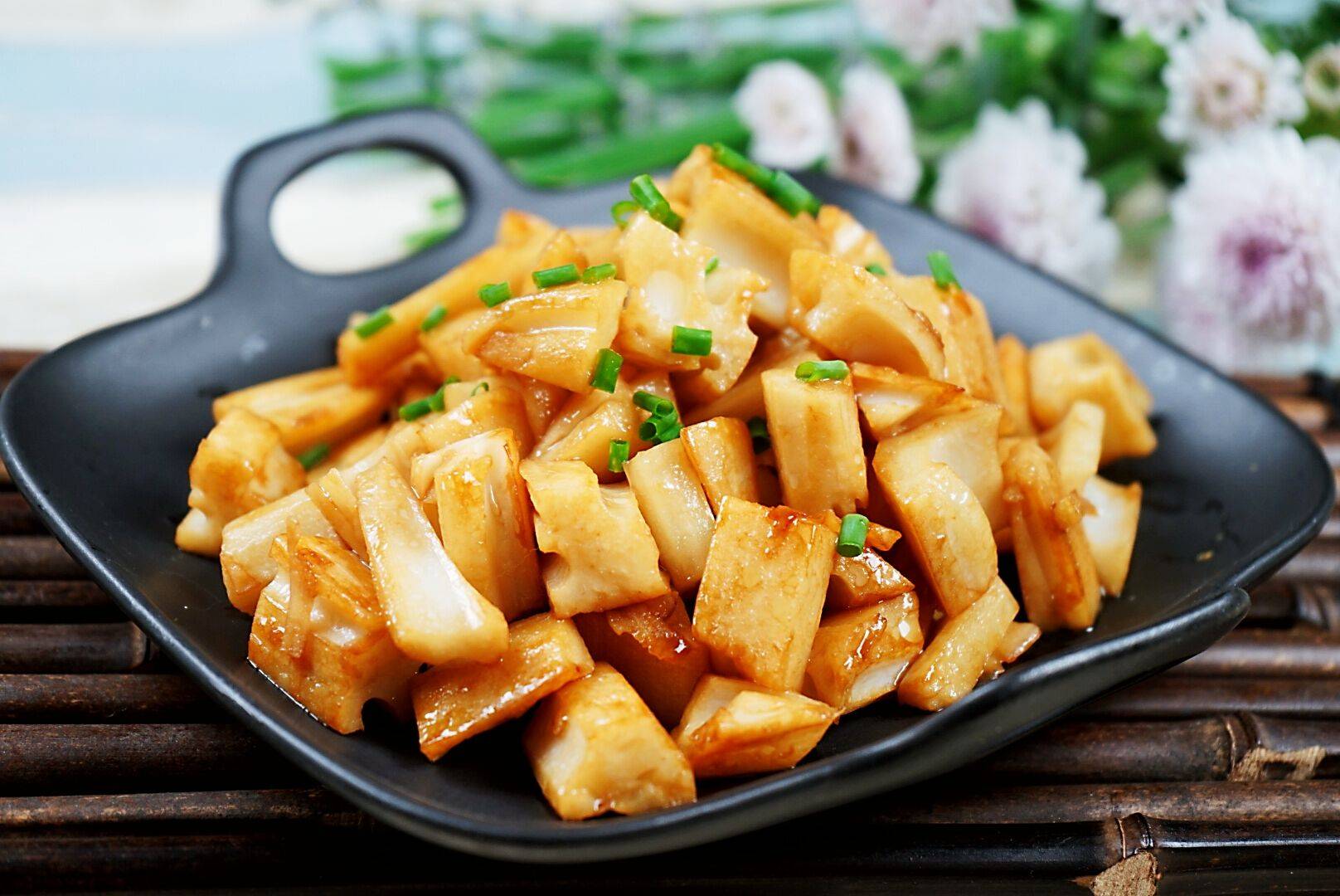 冬季多吃这道菜,色泽如玉口感清脆,还能清热凉血健脾开胃_莲藕