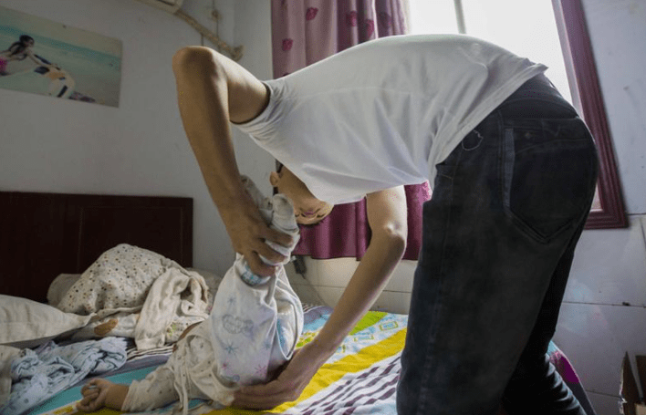 "变相把尿"有多坑娃?看似娃不爱尿裤子了,却存在着"隐患"_手机搜狐网