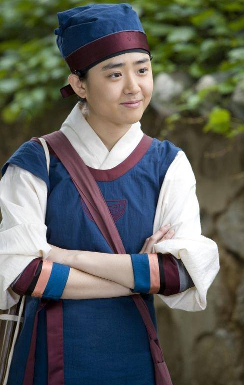 国民妹妹文瑾莹:童年走红花光所有运气,身患重病事业滑坡到低谷_演技