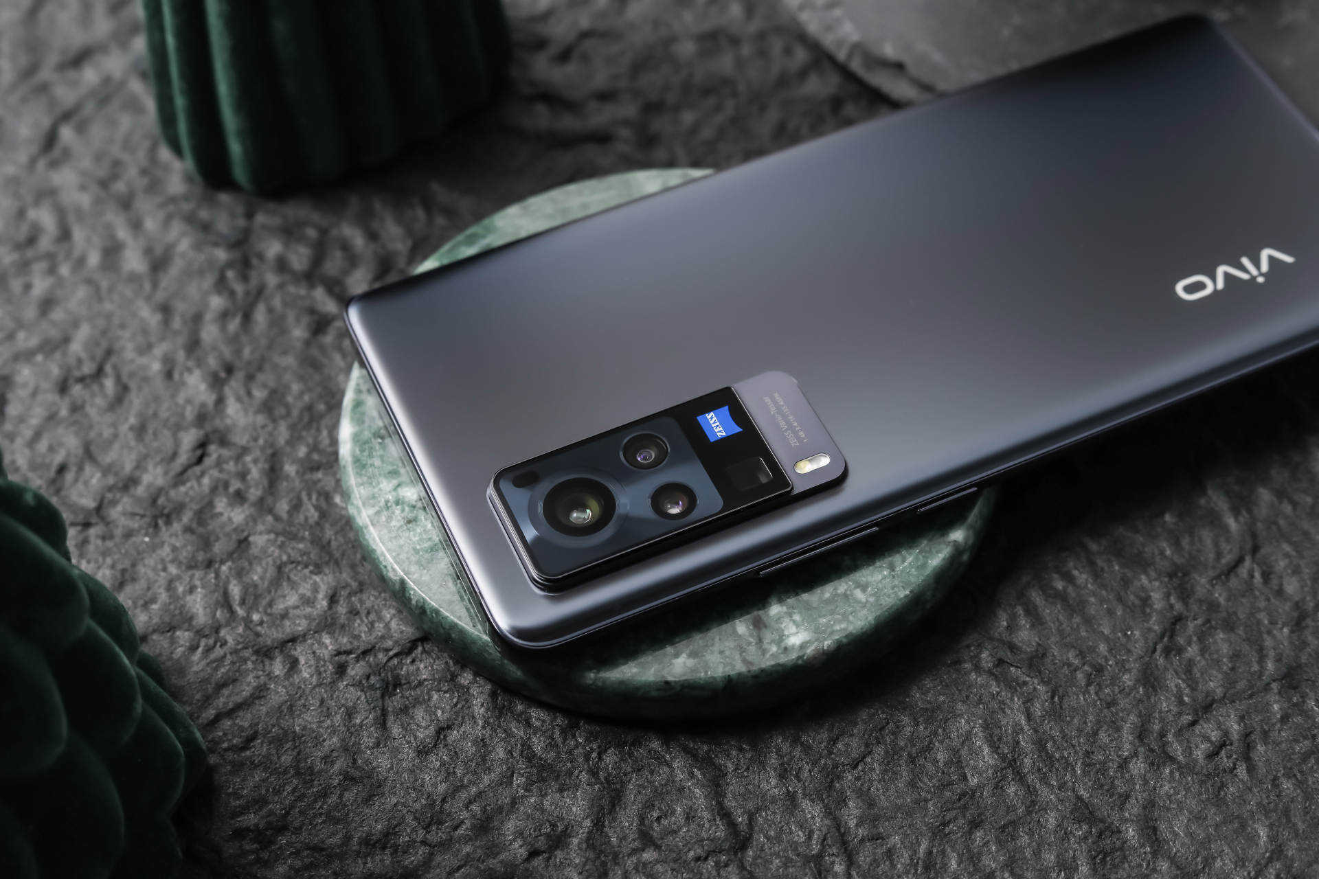 vivo x60系列这么招人喜爱?包揽当天销量,销售额双冠