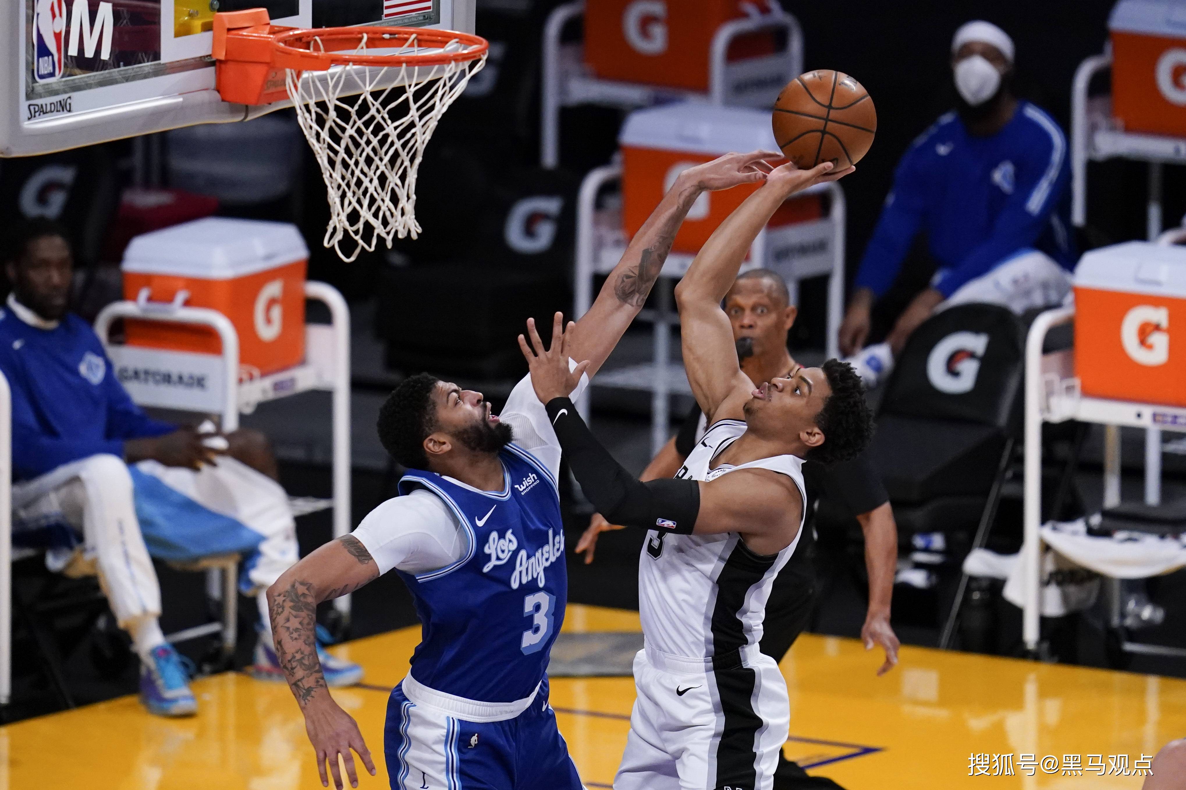 美媒曝光湖人球员一防守数据,戴维斯竟然是最差,被质疑打球划水