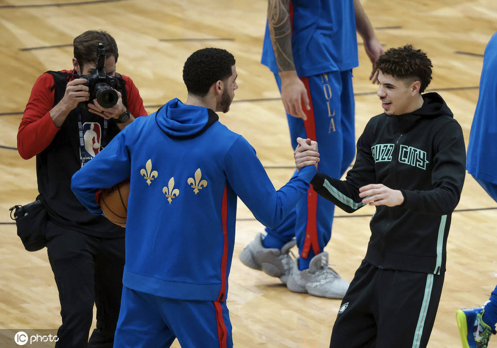 组图兄弟对位球哥与三球首次在nba赛场碰面