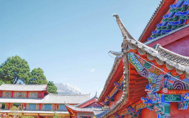 丽江五大寺的母寺，徐霞客曾到此一游，免费赏玉龙雪山