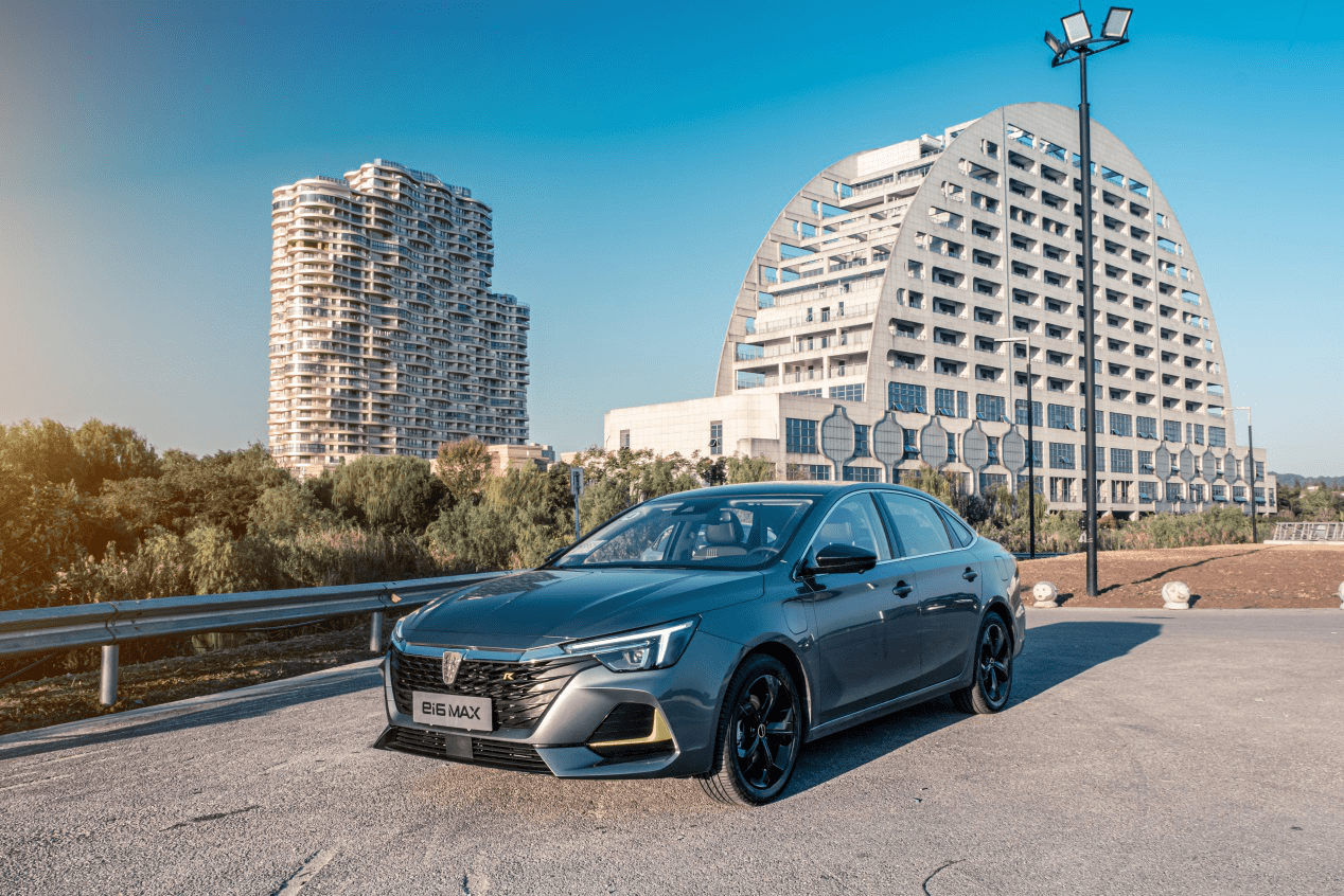 上汽荣威30t绿色澎湃动力让插混车型以平价策略进入普及时代