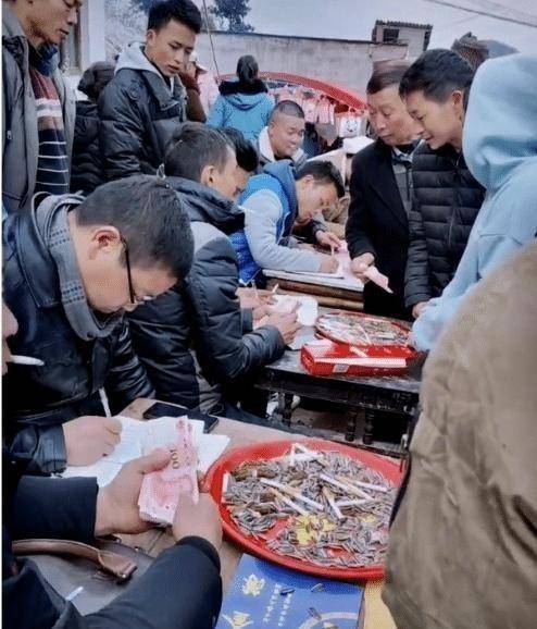 贵州毕节发生一起事件场面尴尬可谓是亲兄弟明算账的典范