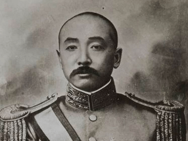 张作霖第一次去全聚德,被伙计当乞丐,张作霖直接调来两千官兵_北京