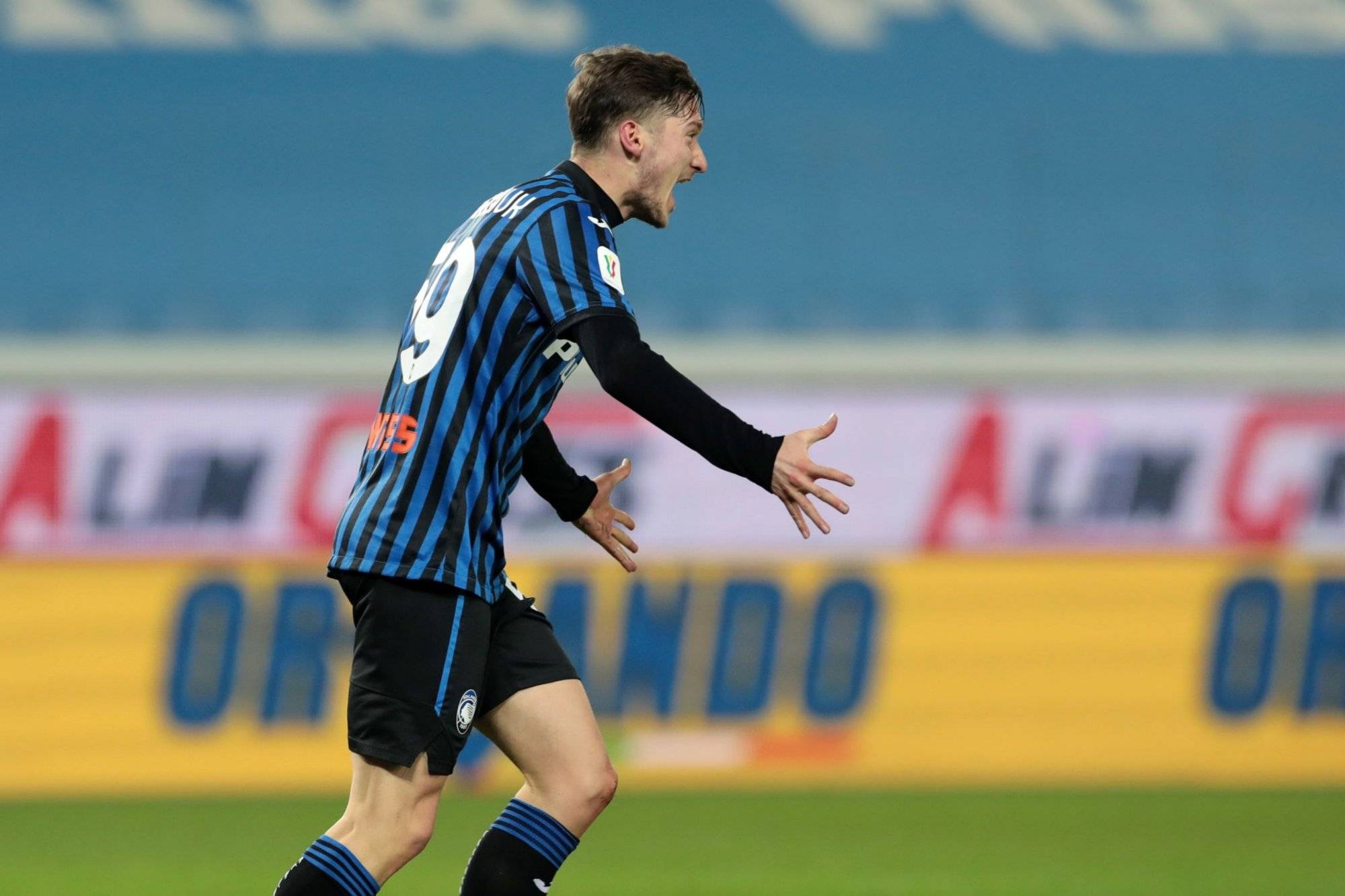 欧冠3.7亿黑马拒绝冷门!3分钟连进2球,强势叫板皇马