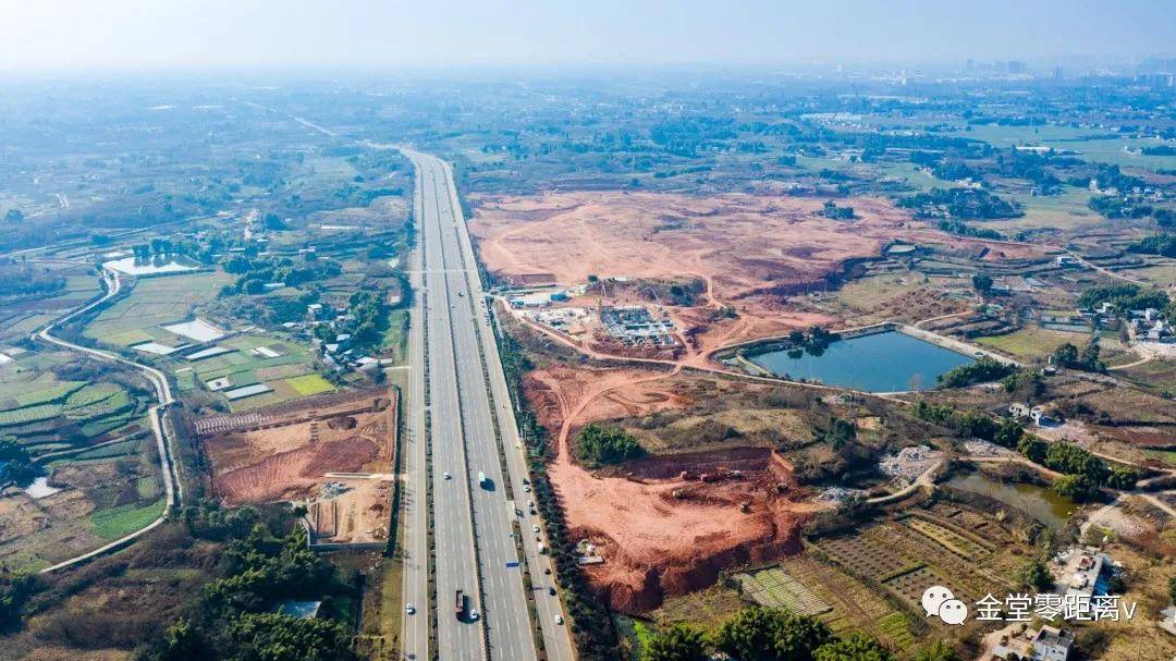 金堂临港新城冷链产业基地动工中还将建设3条道路分别通往