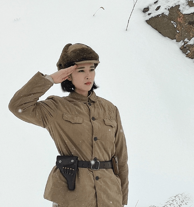 父女同演跨过鸭绿江镜头后的感动与震撼