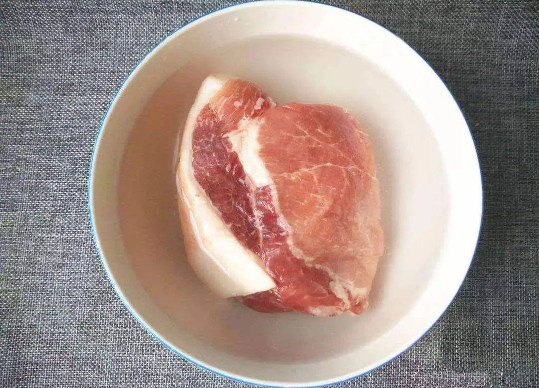 解冻肉时不要用水泡大厨教你3妙招